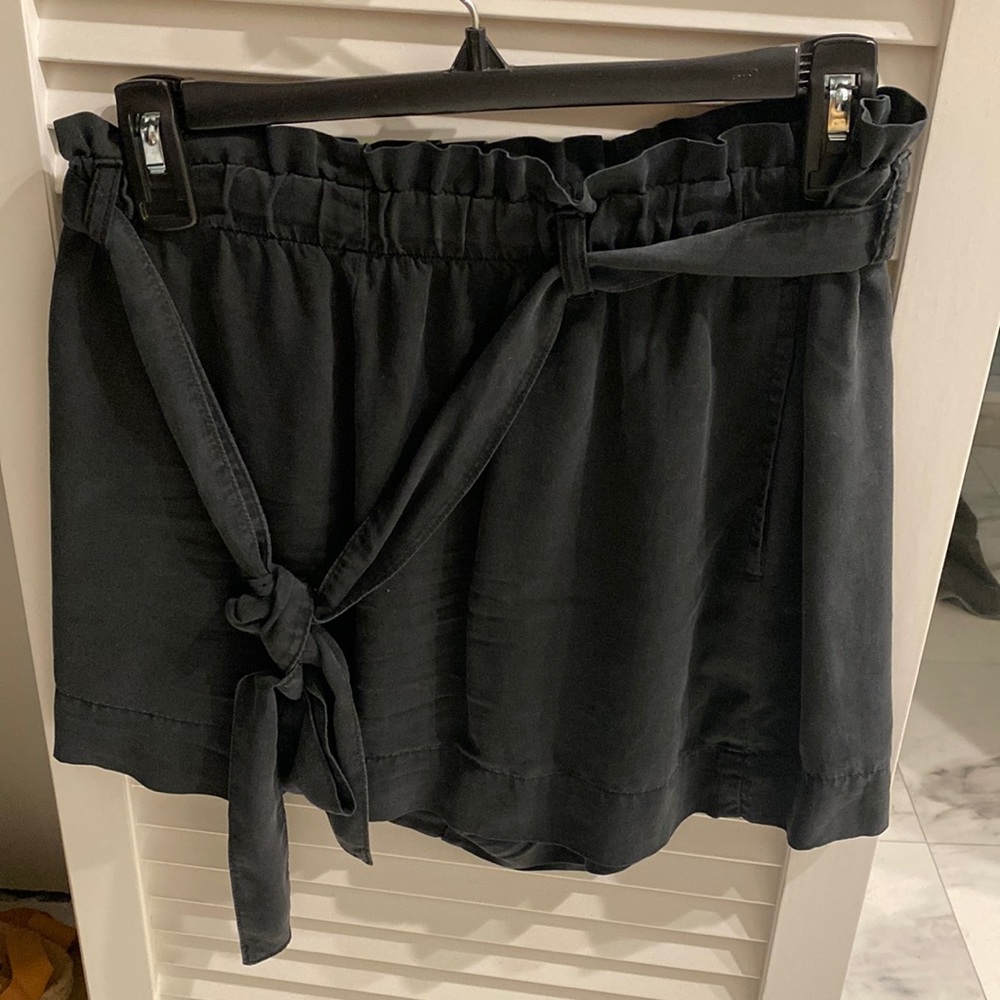 Bella Dahl flowy shorts